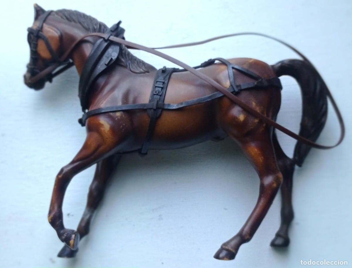 Madelman: CABALLO+ RIENDAS+ BOCAL + OTROS APEROS de la CARAVANA WAGON del oeste