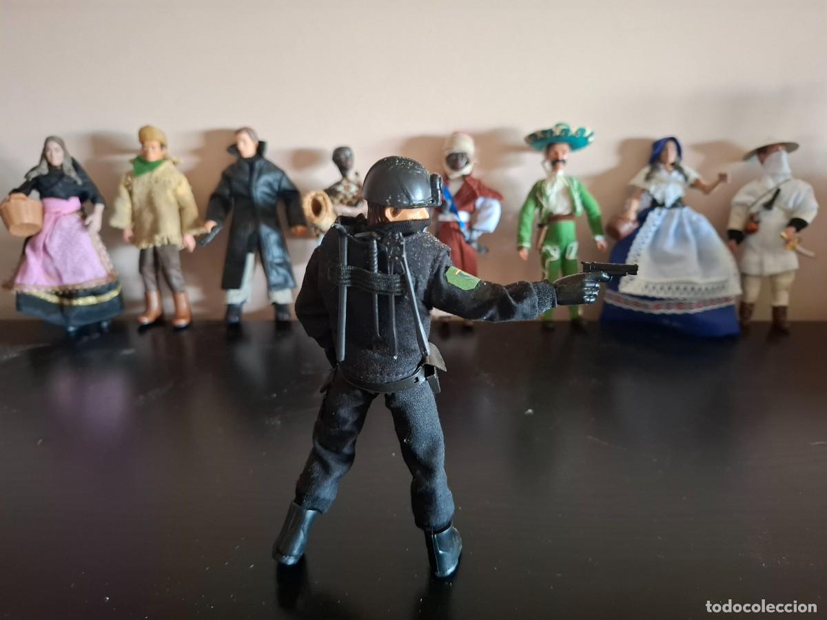 Madelman: Madelman MDE serie policias Guardia Civil Grupo Operativo OCON SUR con chaleco tactico