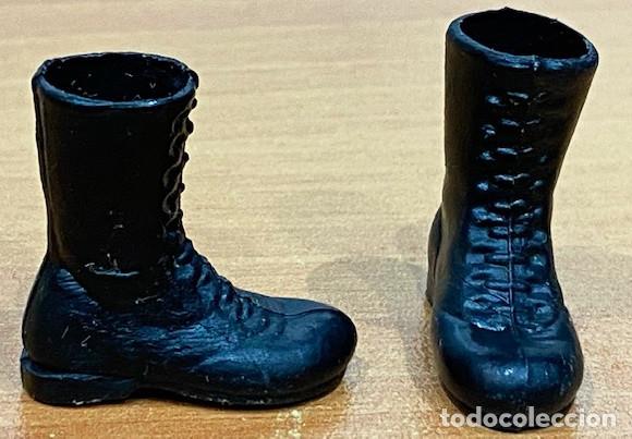 Madelman: MADELMAN ORIGINAL. PAR DE BOTAS NEGRAS DE 1&ordf; ETAPA.