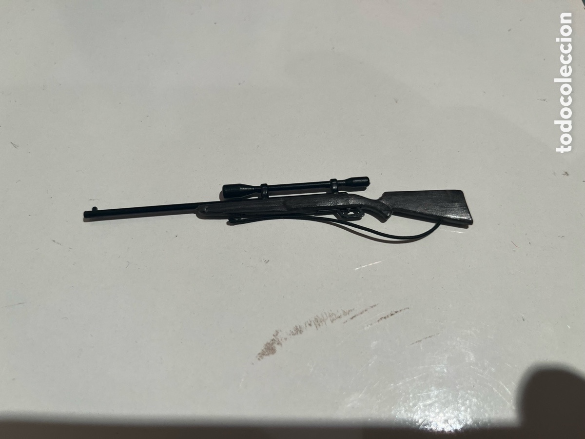 Madelman: Rifle Negro del Cazador del Equipo Safari en Caja Roja Madelman
