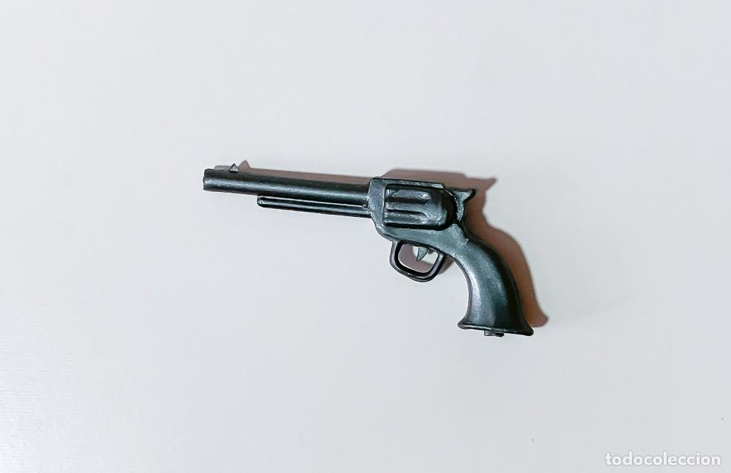 Madelman: REVOLVER COLT GRIS, ORIGINAL MADELMAN, 2&ordf; GENERACION A&Ntilde;OS 70-80