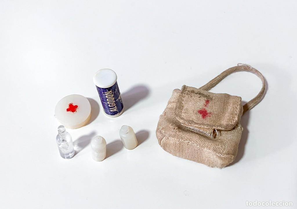 Madelman: MACUTO DE SOCORRISMO DE CAMPA&Ntilde;A Y ACCESORIOS SANITARIOS, ORIGINAL MADELMAN