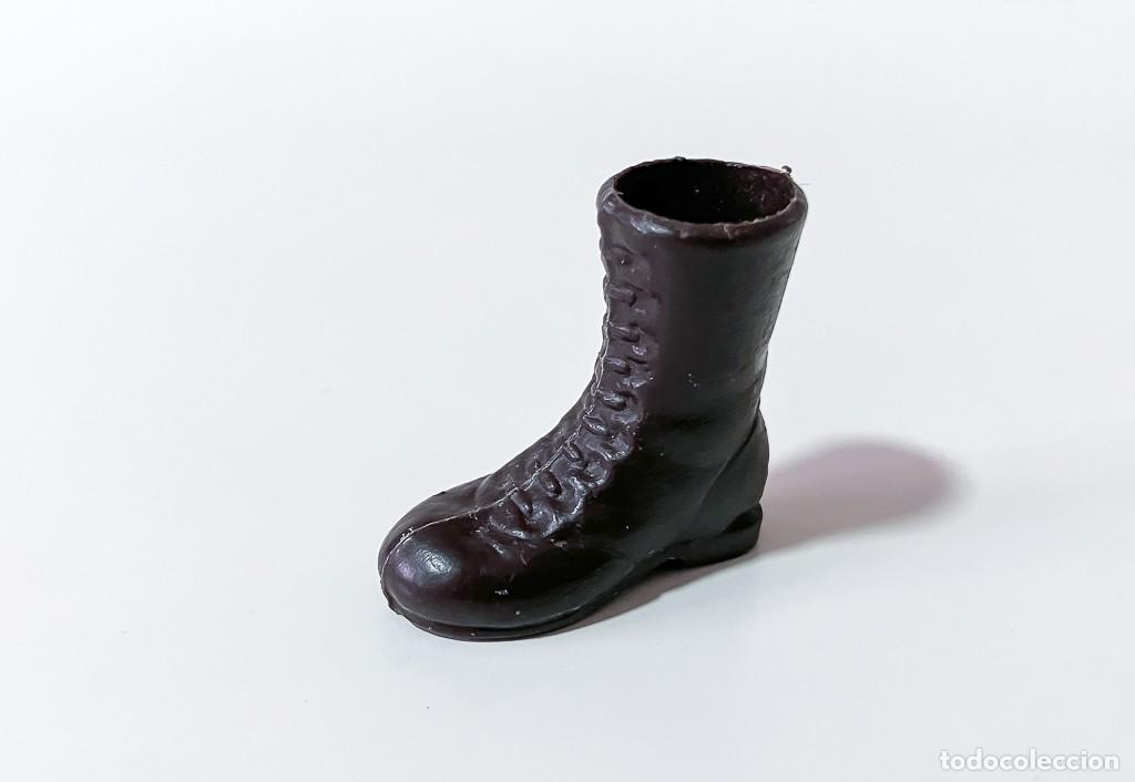 Madelman: BOTA IZQUIERDA MARR&Oacute;N OSCURA, ORIGINAL MADELMAN 1&ordf; GENERACION