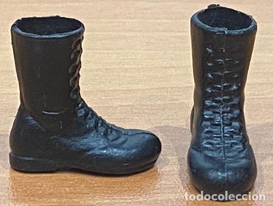 Madelman: MADELMAN ORIGINAL. PAR DE BOTAS NEGRAS DE 1&ordf; ETAPA.