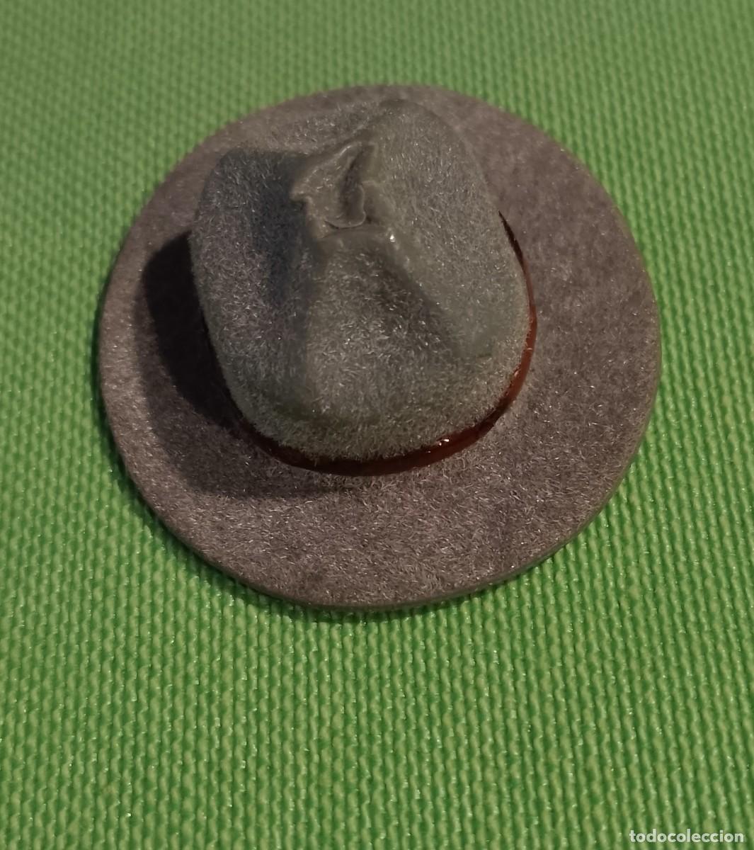 Madelman: Madelman original sombrero de polic&iacute;a montada