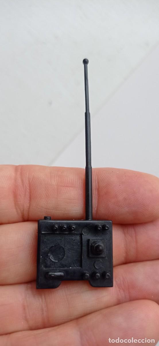 Madelman: radio con POSIBILIDAD DE UTILIZAR LA ANTENA PARA REPARAR MOCHILA COSMIC (9)