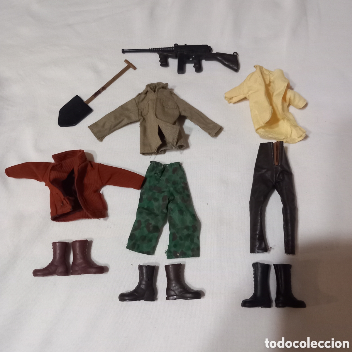 Madelman: LOTE ROPA Y ACCESORIOS MADELMAN