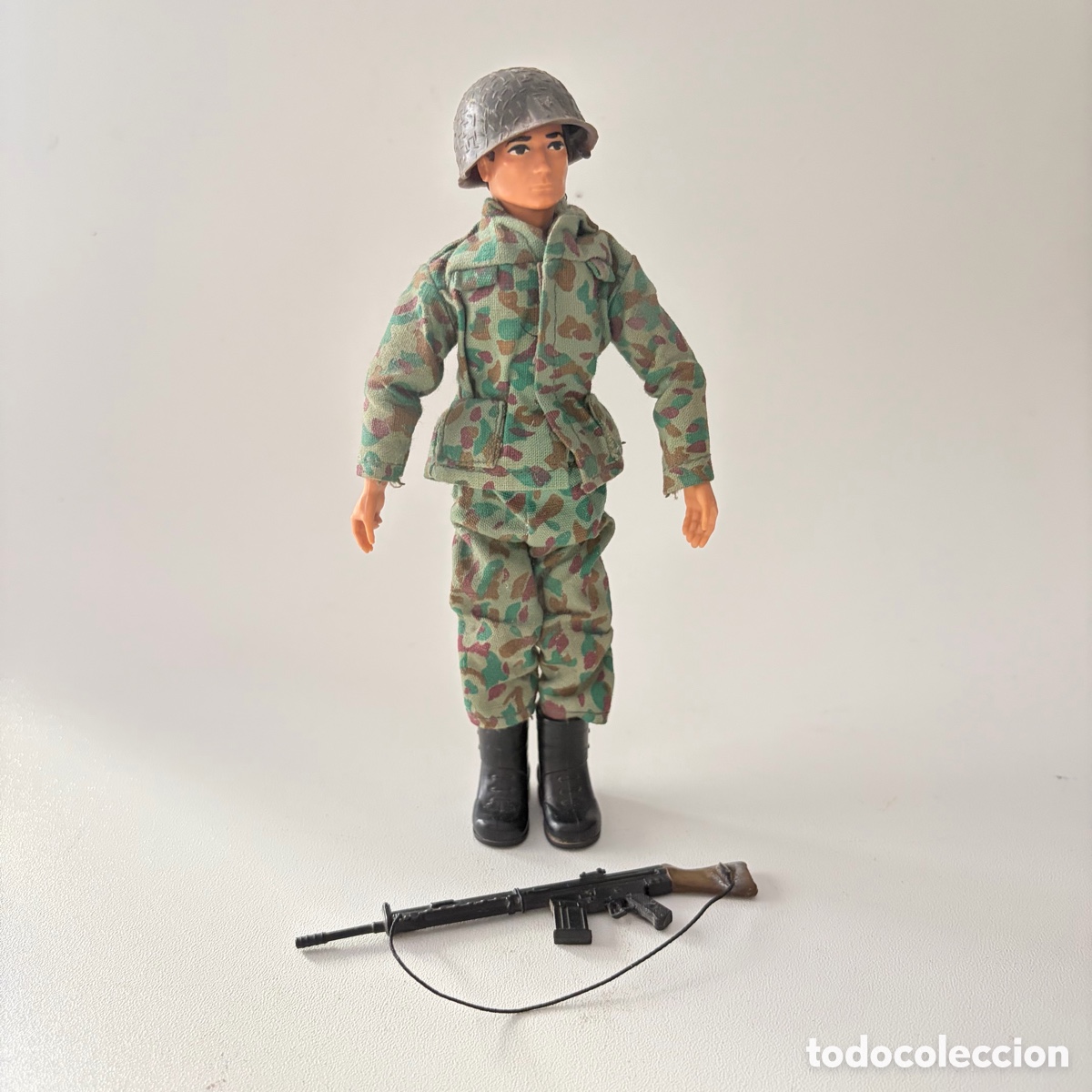 Madelman: Figura mu&ntilde;eco maniqu&iacute; segunda generacion original Madelman con subfusil CETME fusil arma