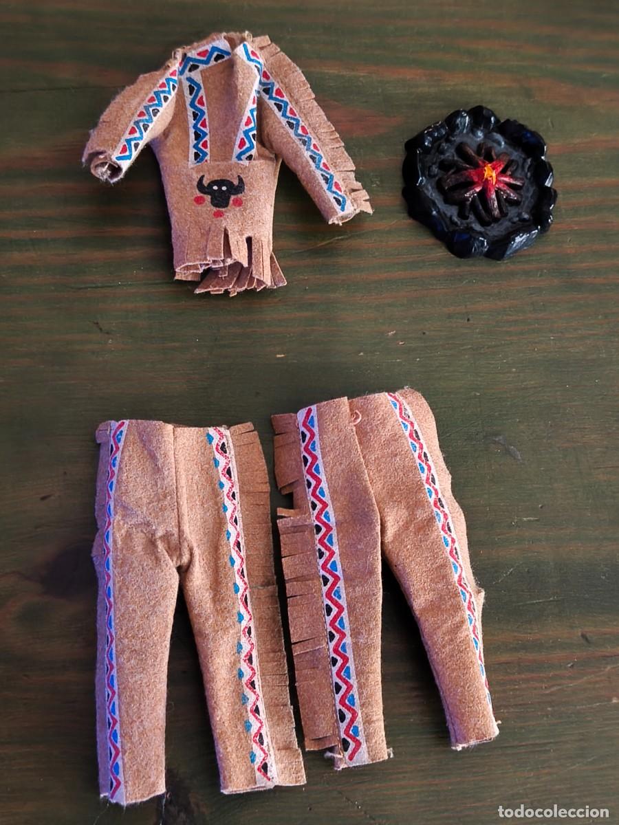 Madelman: Ropa indumentaria jefe indio Madelman. Dos pantalones, casaca chaqueta y hoguera fogata.