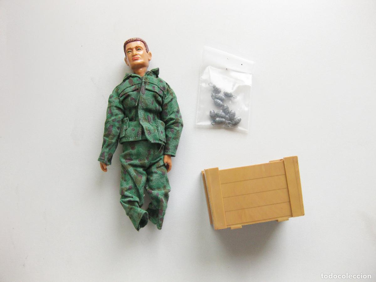 Madelman: SOLDADO MADELMAN CON GRANADAS DE MANO Y CAJA DE MUNICI&Oacute;N