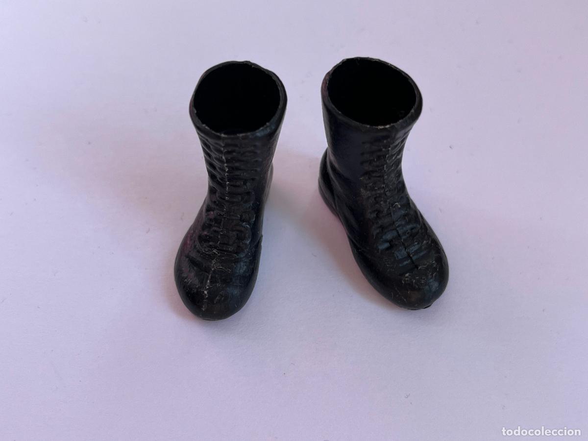 Madelman: MADELMAN - PAR DE BOTAS NEGRAS CON AGUJERO - Foto 1