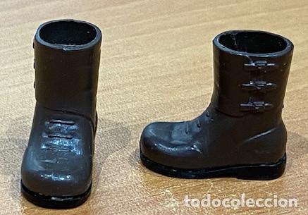 Madelman: MADELMAN ORIGINAL. PAR DE BOTAS MARRONES DE 2&ordf; ETAPA.