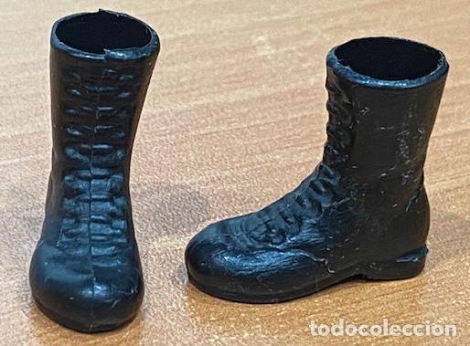 Madelman: MADELMAN ORIGINAL. PAR DE BOTAS NEGRAS DE 1&ordf; ETAPA.
