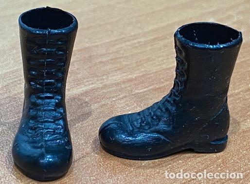 Madelman: MADELMAN ORIGINAL. PAR DE BOTAS NEGRAS DE 1&ordf; ETAPA.
