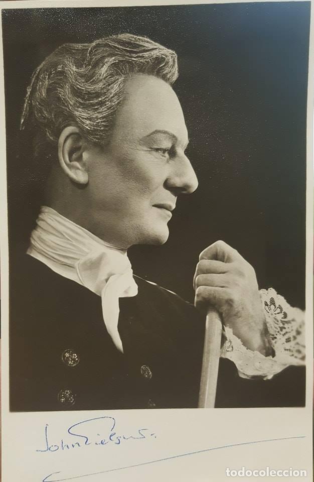 Manuscritos antiguos: AUT&Oacute;GRAFO JOHN GIELGUD (1904-2000) - Foto 1