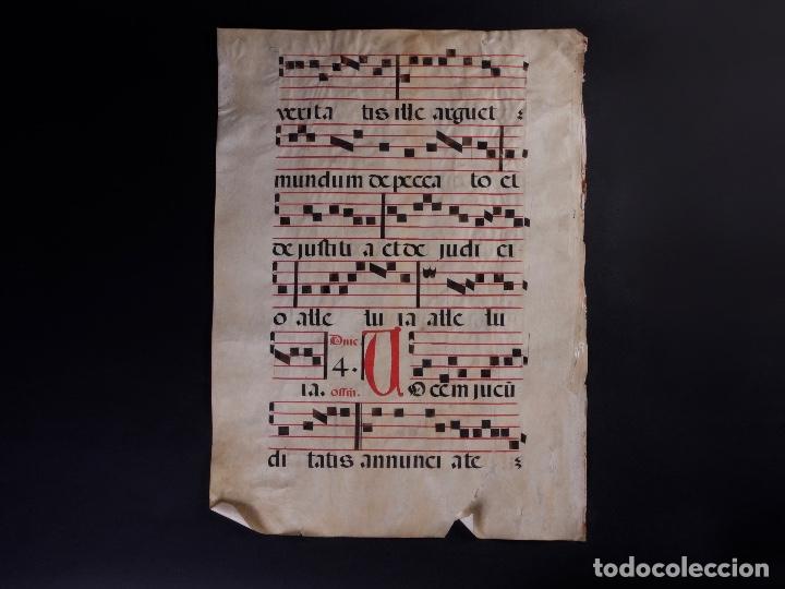 Manuscrits anciens: CANTORAL GREGORIANO EN PERGAMINO SIGLO XVII