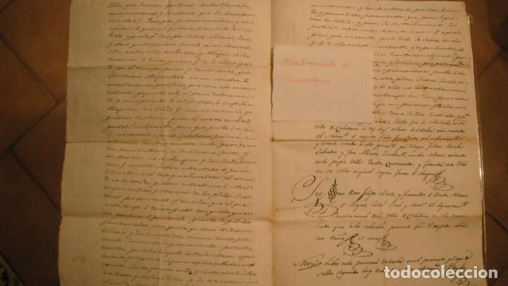 Manuscritos antiguos: DOCUMENTO PAPEL TIMBRADO,SELLO 2&ordm; 8 R. V. A&Ntilde;O 1820 - Foto 2
