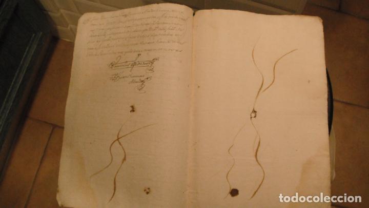 Manuscritos antiguos: DOCUMENTO PAPEL TIMBRADO SELLO 3&ordm; 68 MARAVEDIS A&Ntilde;O DE 1772 - Foto 2