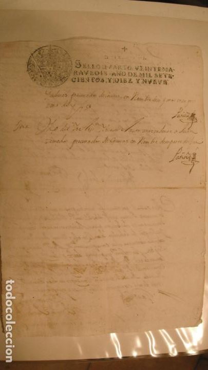 Manuscritos antiguos: DOCUMENTO PAPEL TIMBRADO SELLO 4&ordm; 20 MARAVEDIS A&Ntilde;O DE 1719 - Foto 1