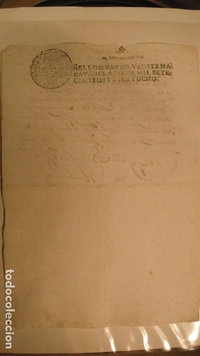 Manuscritos antiguos: DOCUMENTO PAPEL TIMBRADO SELLO 4&ordm; 20 MARAVEDIS A&Ntilde;O DE 1718 - Foto 1