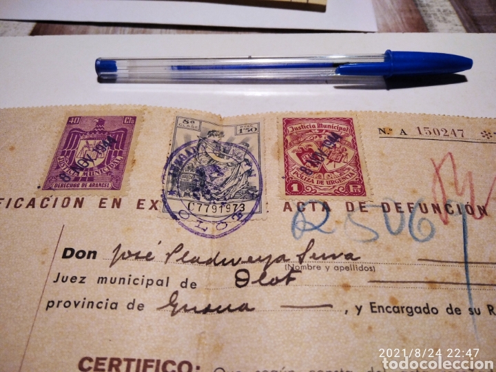 Manuscritos antiguos: Certificado de defunci&oacute;n Olot 1944 - Foto 2