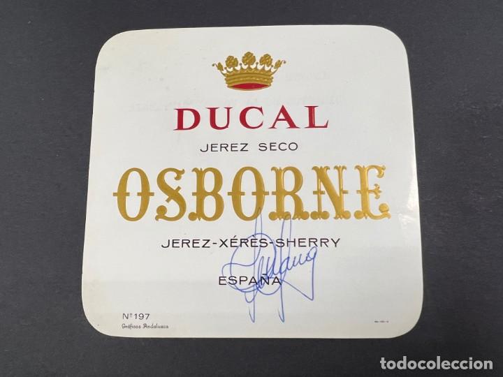 Manuscrits anciens: ETIQUETA FIRMADA POR EL PERIODISTA ALFONSO SERRANO, DIRECTOR DE LA VOZ DE CANTABRIA