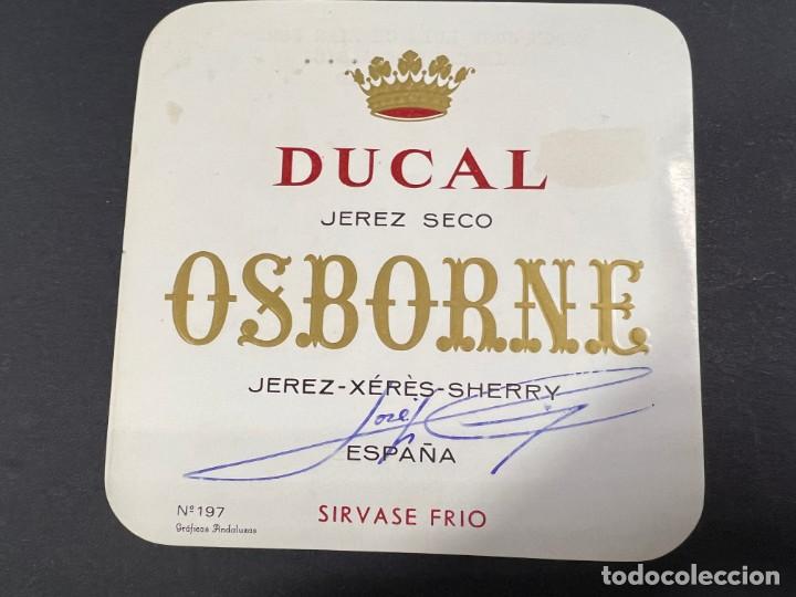 Manuscrits anciens: ETIQUETA FIRMADA POR EL PERIODISTA JOSE LUIS CEBRIAN BONE. DIRECTOR DE ABC.