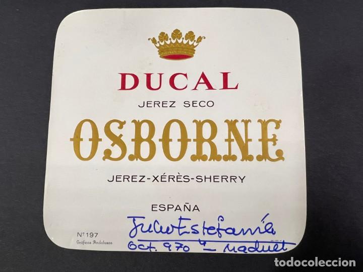 Manuscrits anciens: ETIQUETA FIRMADA POR EL ESCRITOR JULIO ESTAFANIA.