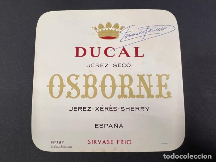 Manuscrits anciens: ETIQUETA CON FIRMA DEL ESCRITOR MADRILE&Ntilde;O FERNANDO TOSCANO DE PUELLES