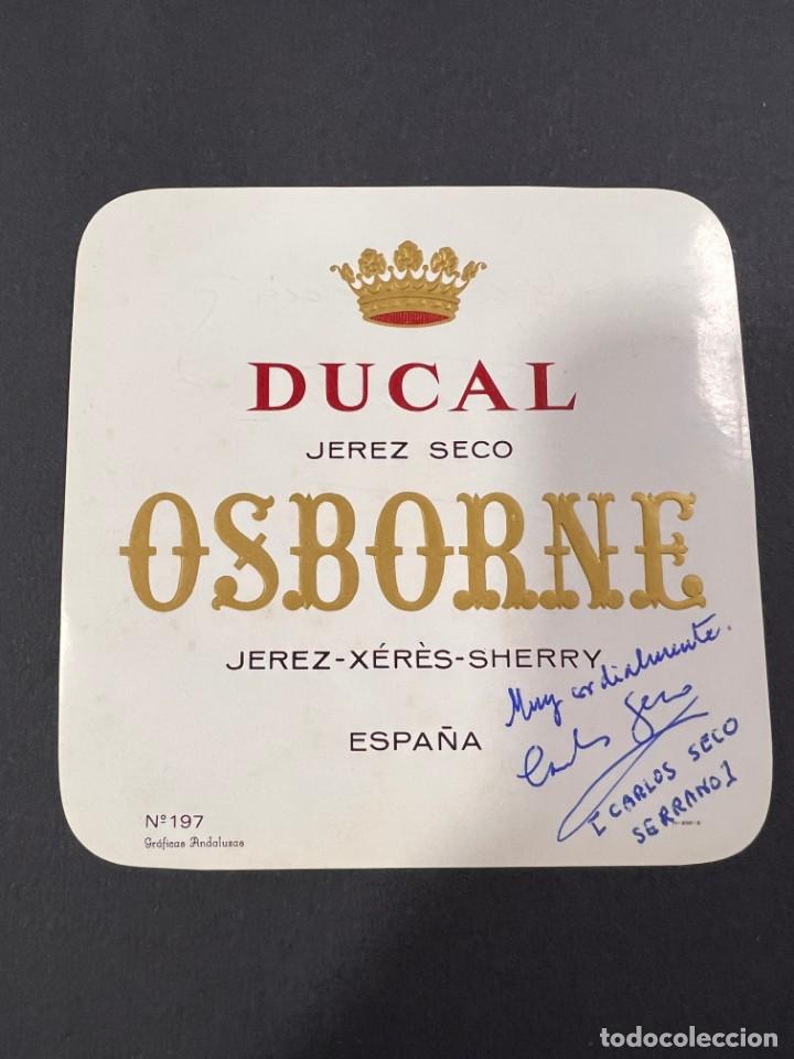 Manuscrits anciens: ETIQUETA FIRMADA Y DEDICADA POR EL ESCRITOR CARLOS SECO SERRANO