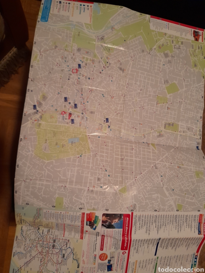 Mapas contempor&aacute;neos: Plano de Madrid. Museos y restaurantes. Gu&iacute;a del Metro. Madrid Card. Principios s. XXI