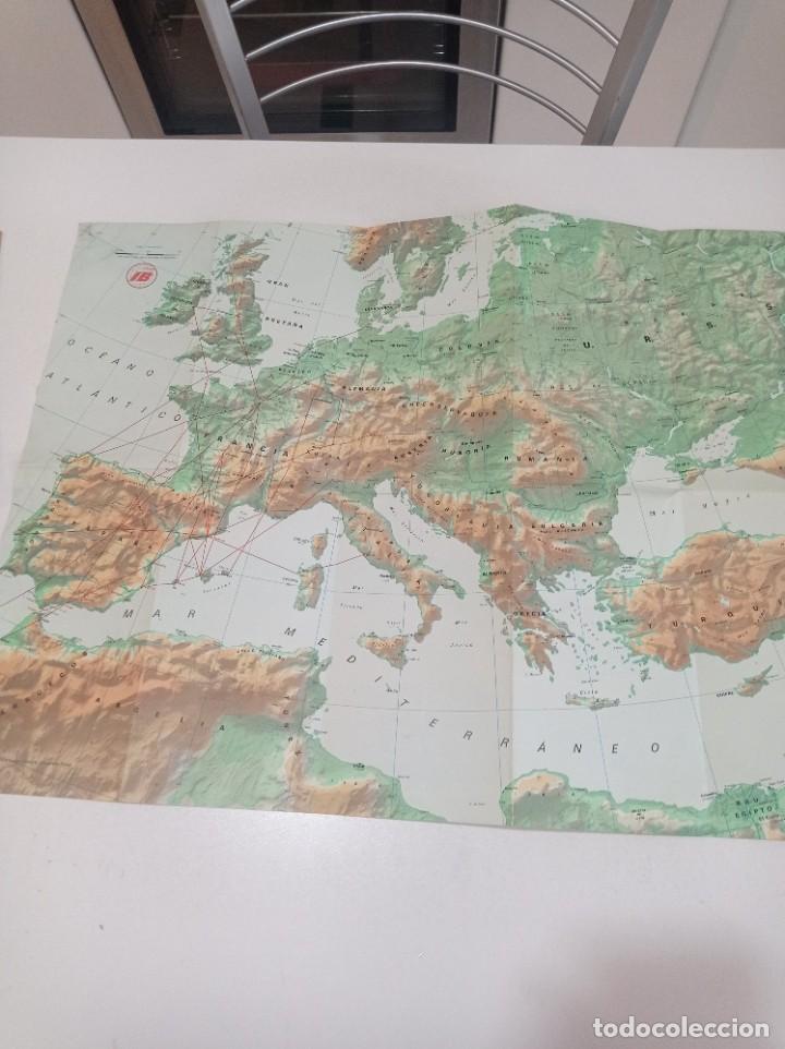 Mapas contempor&acirc;neos: Antiguo mapa mundial por dos caras de las l&iacute;neas regulares de Iberia