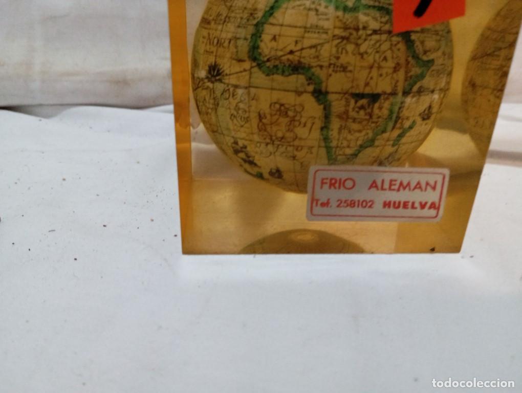 Mapas contempor&aacute;neos: lapicero con el mapa mundi - Foto 2