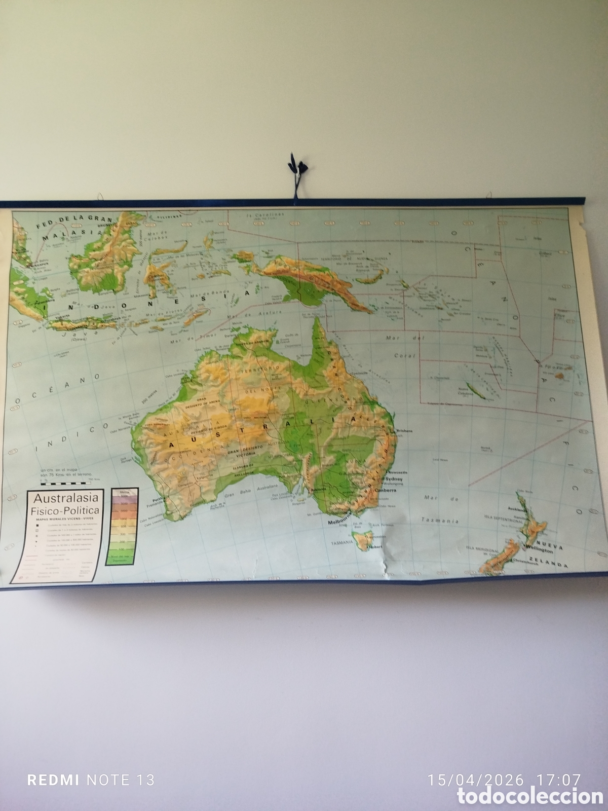 Mapas contempor&aacute;neos: MAPA DE ESCUELA 1978 AUSTRALIA-OCEANIA FISICO Y POLITICA DOS CARAS