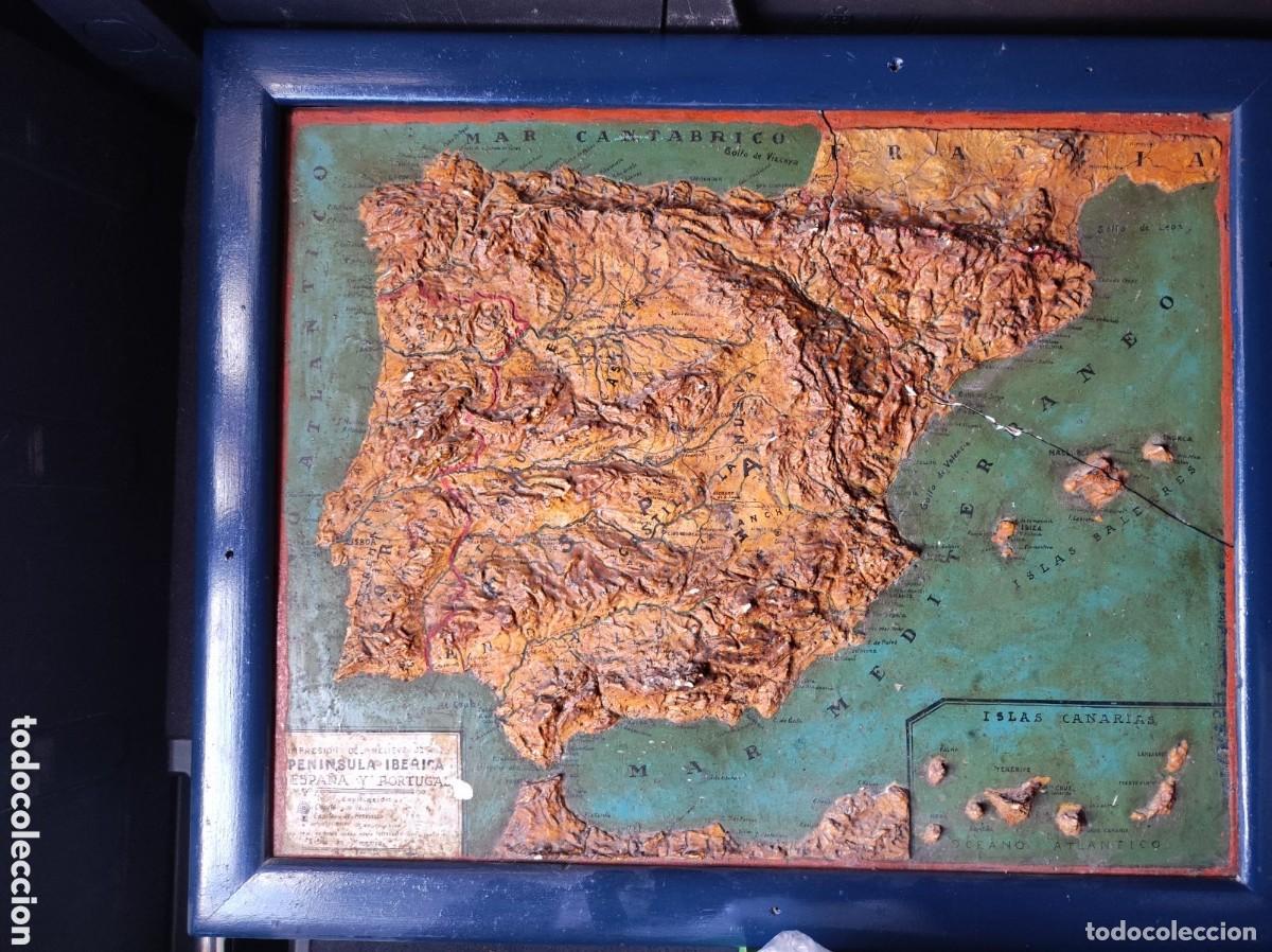 Cartes g&eacute;ographiques contemporaines: Antiguo Mapa peninsula iberia en relieve, Espa&ntilde;a y Portugal. Enmarcado