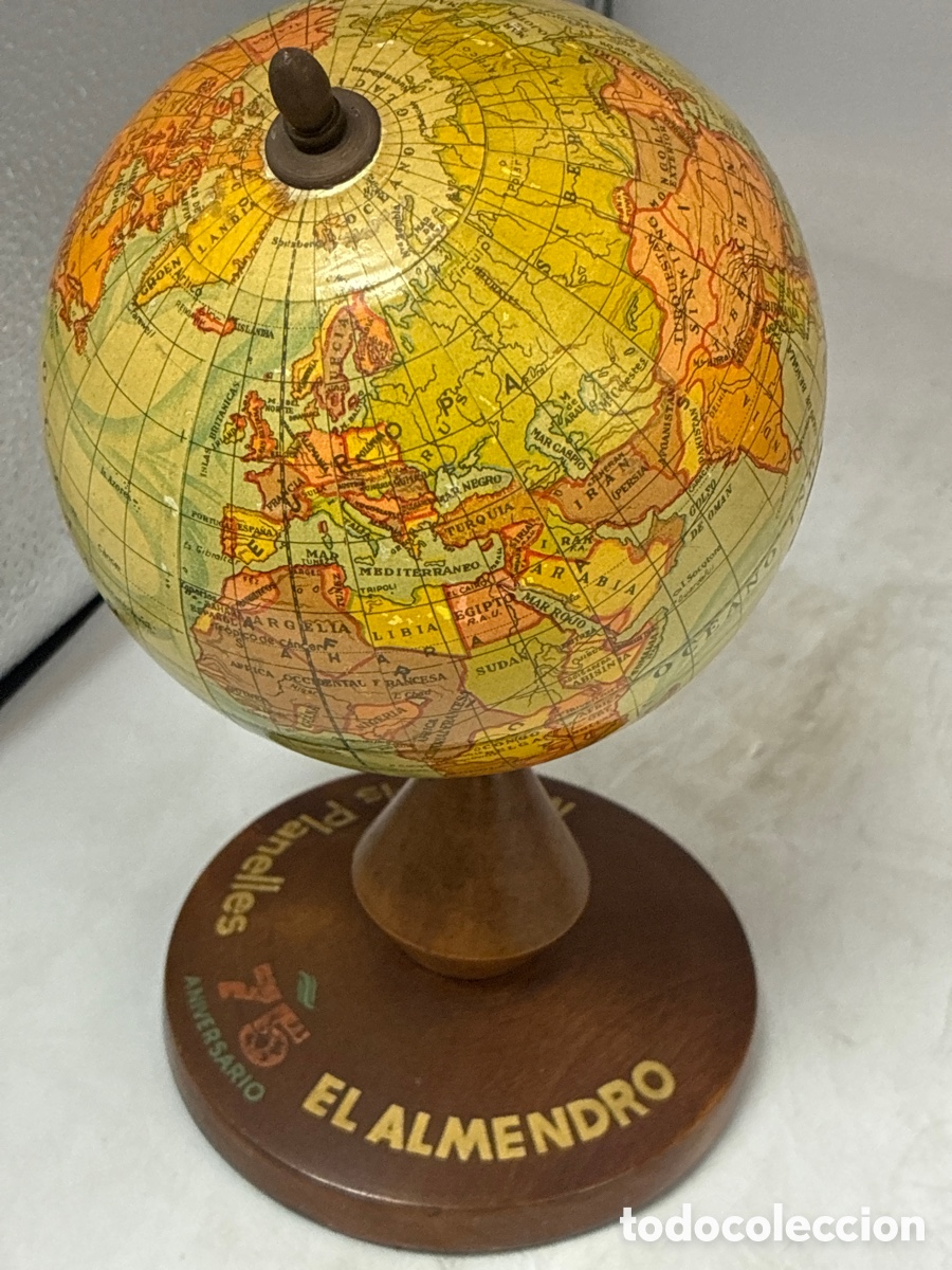 Mapas contempor&aacute;neos: Globo terr&aacute;queo de escayola peque&ntilde;o. El Almendro. Monerris Planelles.