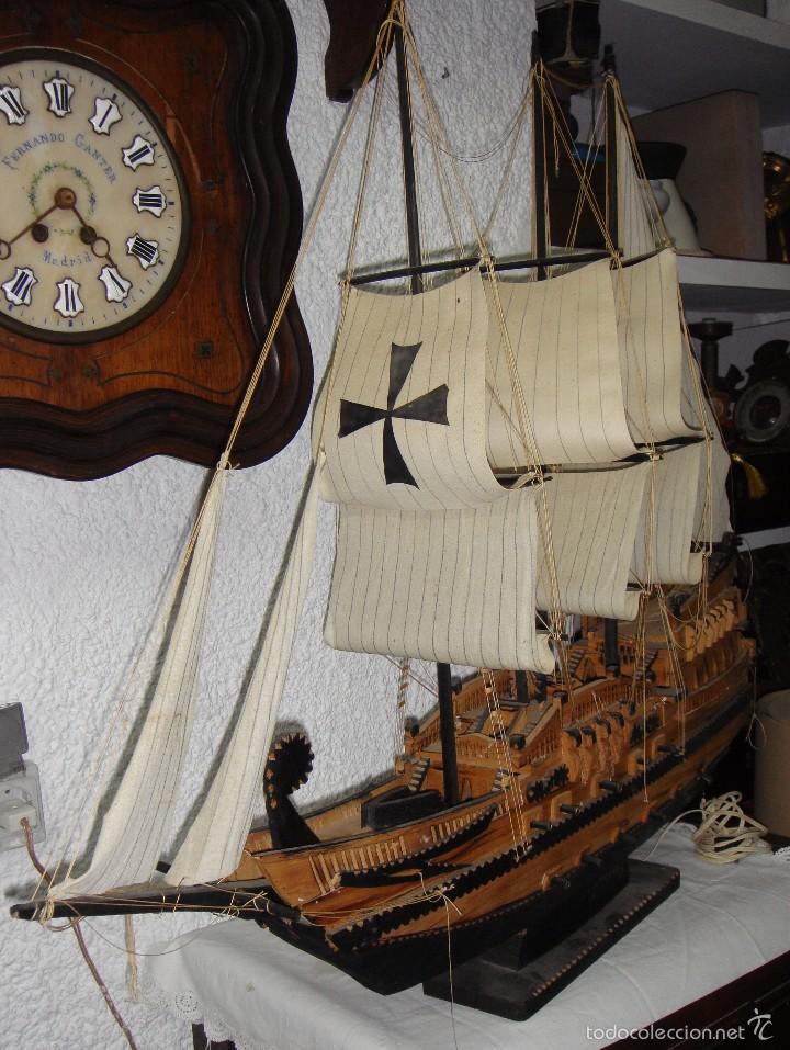 Maquetas: Gran Maqueta de Gale&oacute;n Espa&ntilde;ol Tallada en Madera &middot; ca. 1950&ndash;1970