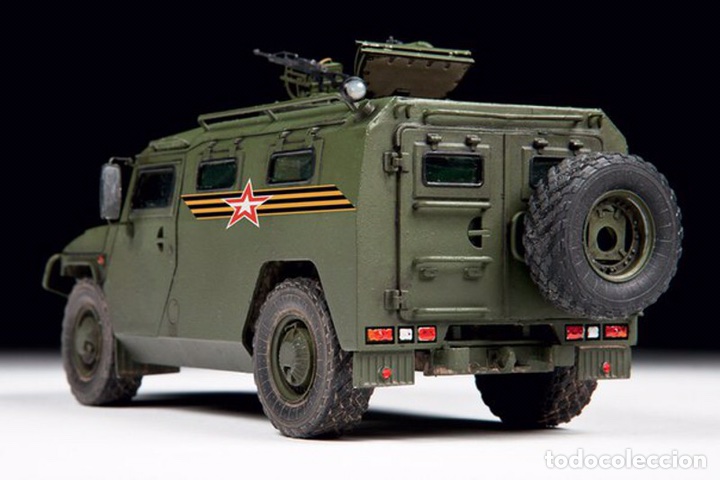 Zvezda GAZ-233014 "Tiger" Russian Armored Vehicle 1:35 Scale Model Kit 3668 NIB