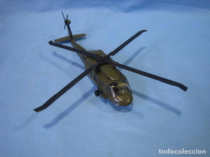 Maquetas: Maqueta de montaje. Helicoptero - Foto 2