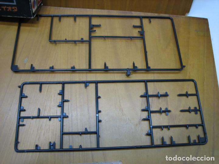 Maquetas: Antigua maqueta de coche - Foto 5