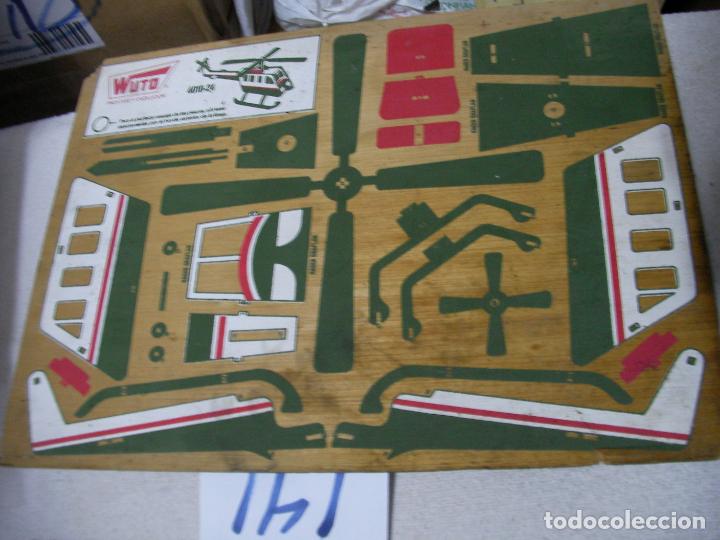 Maquetas: ANTIGUA MAQUETA HELICOPTERO DE MADERA - Foto 1
