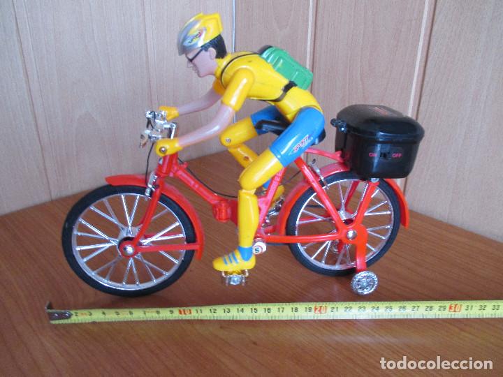 Bonita Bicicleta Con Ciclista, Con Mecanismo Y - Comprar Otras Maquetas ...