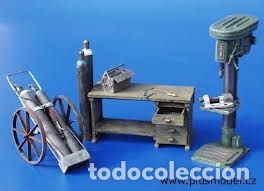 Maquetas: PLUS MODEL - WORKSHOP EQUIPMENT    1/35     094 - Foto 1