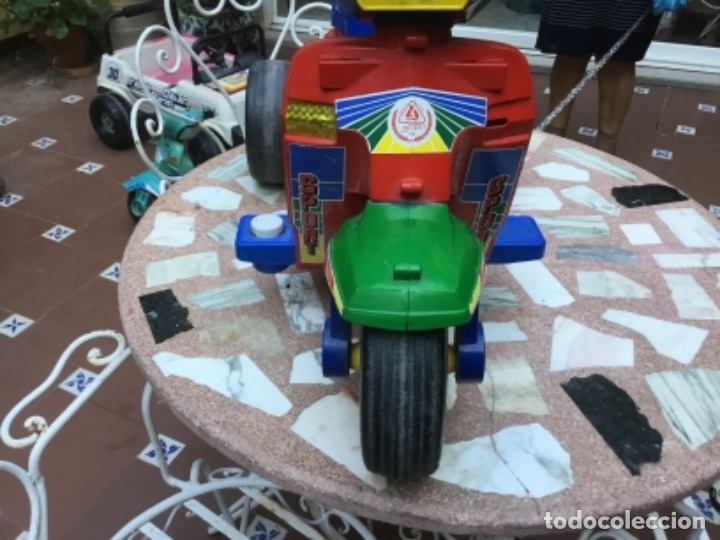 Maquetas: Mini scooter a&ntilde;os 70 a baterias - Foto 3