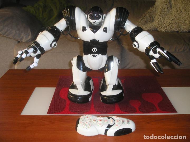 Maquetas: ROBOT ROBOACTOR CON CONTROL REMOTO - Foto 1
