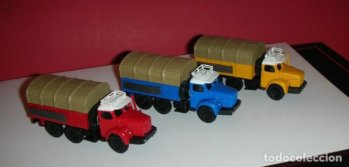 Maquetas: Lot de 3 Berliet GBC 8 MK GAZELLE Camions Rouge-Bleu-Jaune 1/87eme. Neuf / Nuevos y en sus cajas . - Foto 2 - 191589461