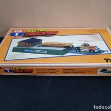 Maquettes: TYCO ELECTRIC TRUCKING TERMINAL CAMIONES DE RIPIO REF 3425L. Lote 196262898