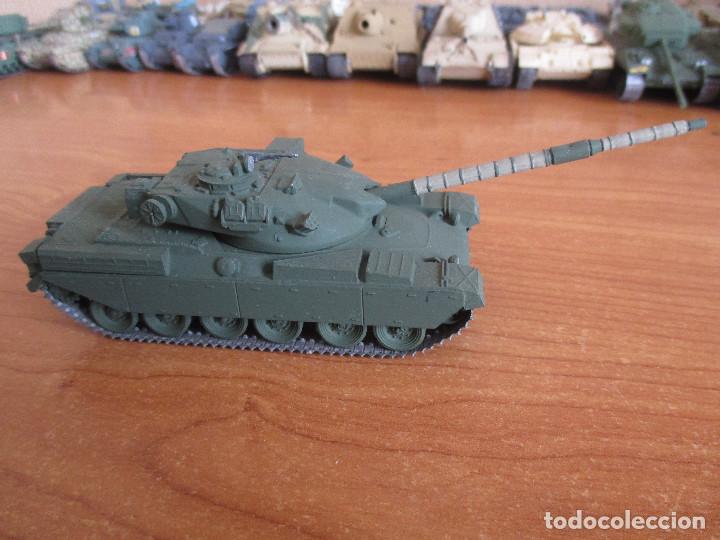 Maquetas: MAQUETA EN PLASTICO Y PINTADO A MANO DE CARRO DE COMBATE: - Foto 2