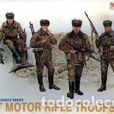 Macchiette: SOVIET MOTOR RIFLE TROOPS DRAGON 3008 1:35. Lote 308712603