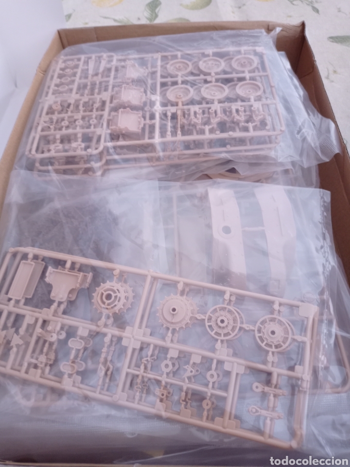 Maquetas: AMUSING - CENTURI&Oacute;N MK V AVRE. 1/35. 35A035 - Foto 2